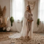 Аренда бежевого кружевного платья в стиле бохо для фотосессии — Изображение 4